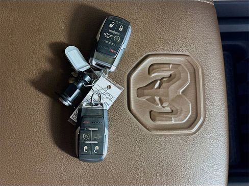 Used 2022 RAM 3500 Laramie image 35