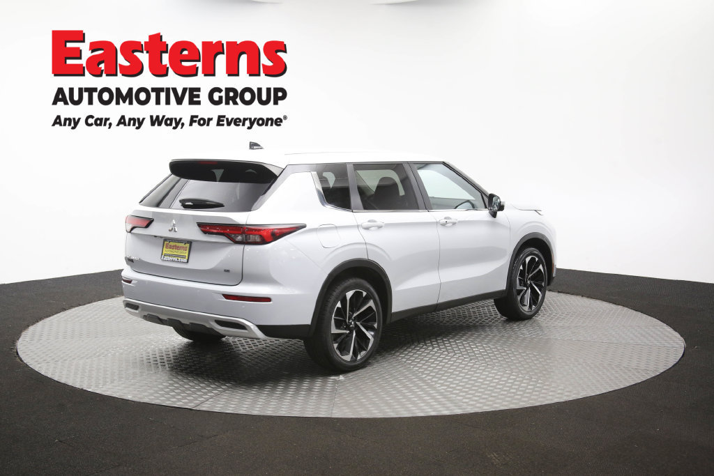 Used 2024 Mitsubishi Outlander SE AWD/4WD image 43