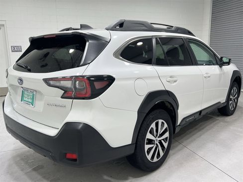 Used 2024 Subaru Outback Premium image 8