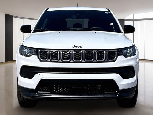 Used 2025 Jeep Compass Sport AWD/4WD image 3