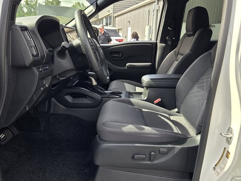 Used 2026 Nissan Frontier SV w/ SV Convenience Package RWD image 6