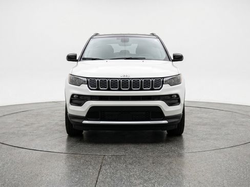 Used 2025 Jeep Compass Limited image 2