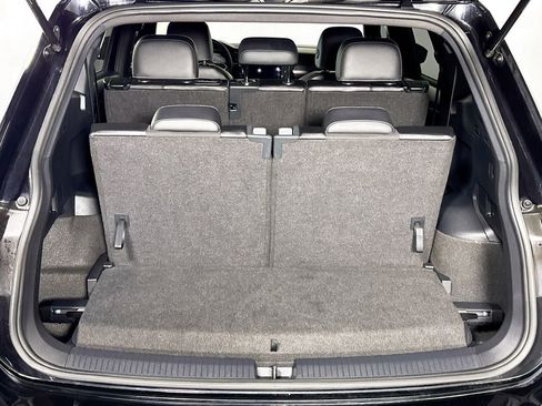 Used 2023 Volkswagen Tiguan SE R-Line image 21