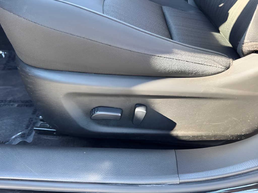 Used 2025 Nissan Altima 2.5 SV FWD image 10