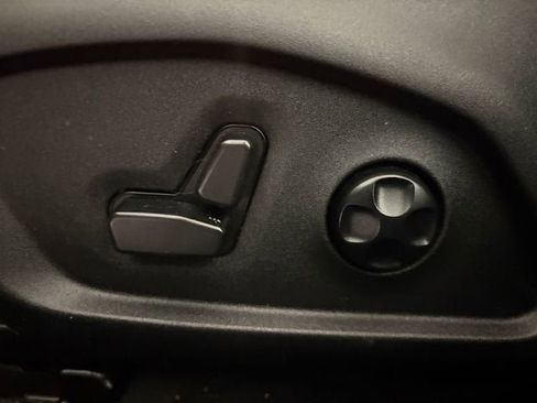 Used 2018 Jeep Compass Latitude w/ Popular Equipment Group AWD/4WD image 6