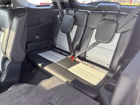 Used 2023 Ford Explorer XLT w/ Equipment Group 202A image 10