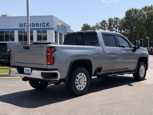 Used 2025 Chevrolet Silverado 2500 LTZ w/ LTZ Plus Package AWD/4WD image 12