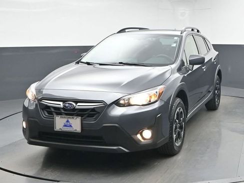 Used 2021 Subaru Crosstrek 2.0i Premium w/ Moonroof Package image 3
