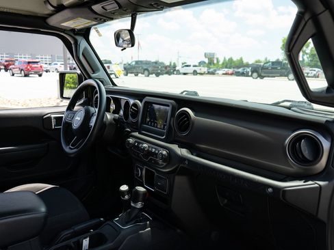 Used 2023 Jeep Wrangler Sport AWD/4WD image 18