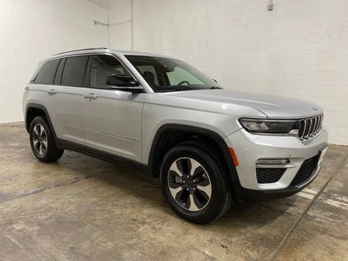 Used 2024 Jeep Grand Cherokee Limited 4xe AWD/4WD image 7