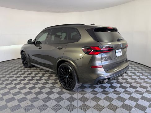 Used 2024 BMW X5 sDrive40i w/ Executive Package RWD image 3