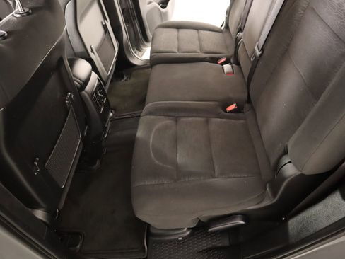 Used 2022 Dodge Durango SXT w/ Blacktop Package image 11