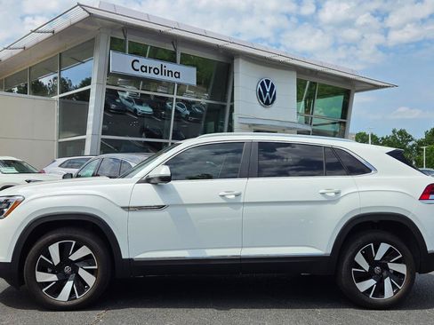 Used 2026 Volkswagen Atlas Cross Sport SEL AWD/4WD image 2