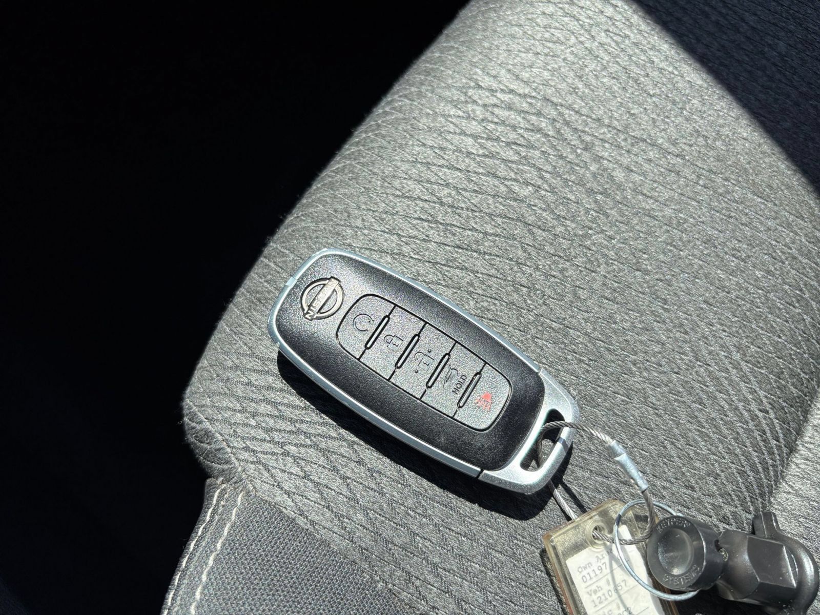 Used 2025 Nissan Rogue SV FWD image 20