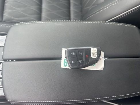 Used 2023 Buick Envision Avenir image 21