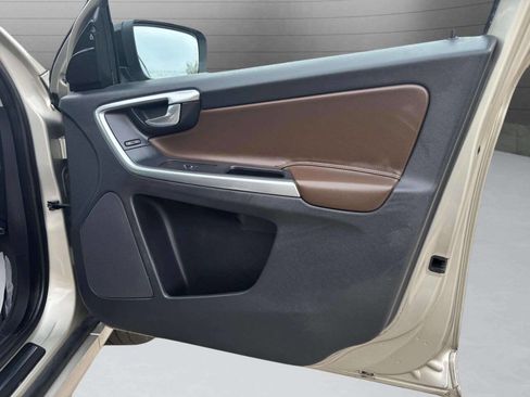 Used 2017 Volvo XC60 T5 Dynamic w/ Advanced Package image 20