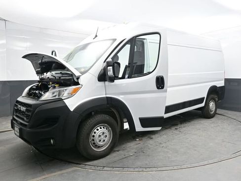 Used 2025 RAM ProMaster 2500 w/ Convenience Group image 39
