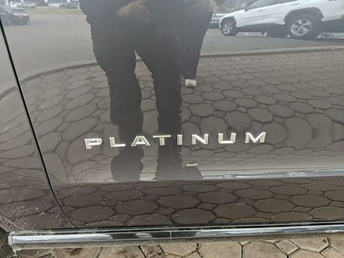 Used 2025 Ford Expedition Max Platinum image 12