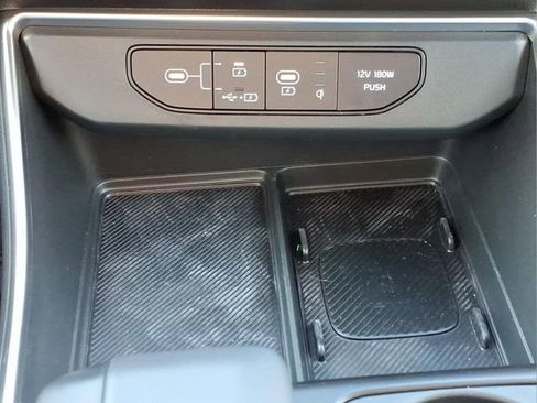 Used 2025 Kia Carnival SX Prestige FWD image 24