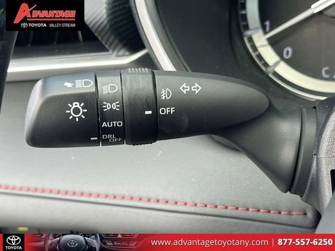 Used 2022 Toyota Highlander XSE FWD image 30