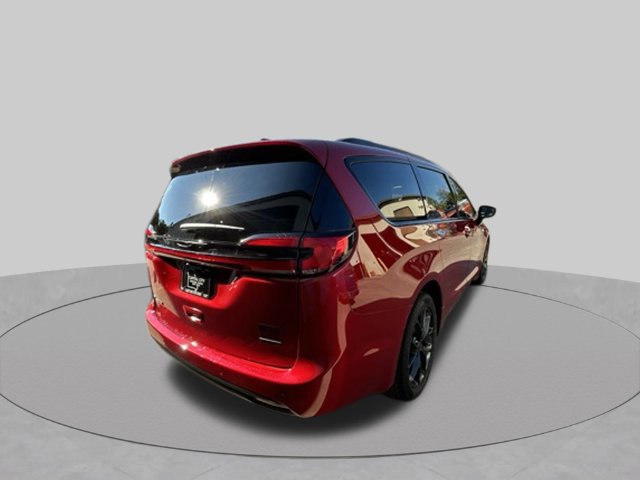 New 2027 Chrysler Pacifica Select FWD image 3