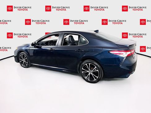 Used 2020 Toyota Camry SE FWD image 7