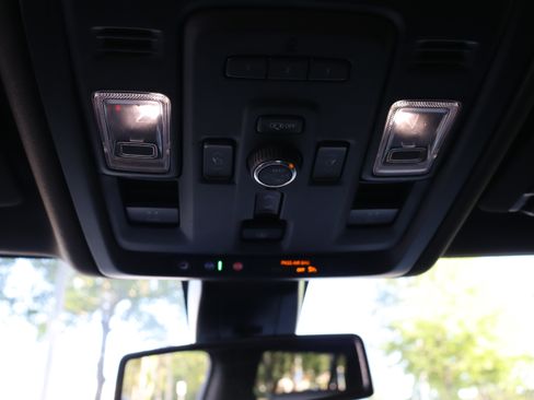 Used 2022 GMC Yukon Denali AWD/4WD image 42