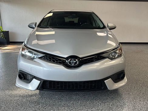 Used 2018 Toyota Corolla iM FWD image 2