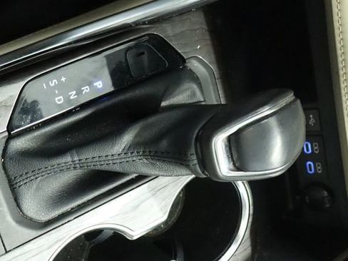 Used 2022 Toyota Highlander Limited image 37