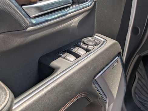 Used 2024 Chevrolet Silverado 2500 High Country w/ High Country Premium Package AWD/4WD image 17