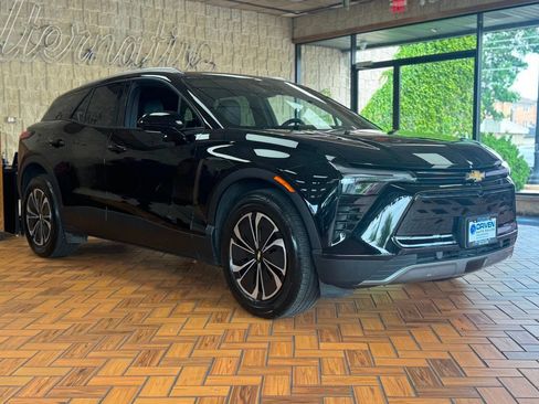 Used 2024 Chevrolet Blazer EV LT image 4