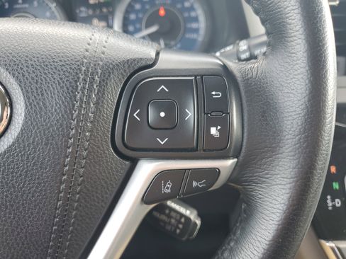 Used 2019 Toyota Sienna XLE image 30