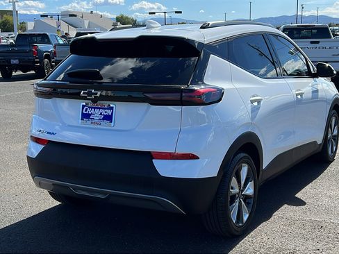 Certified 2023 Chevrolet Bolt EUV LT w/ Convenience Package image 5