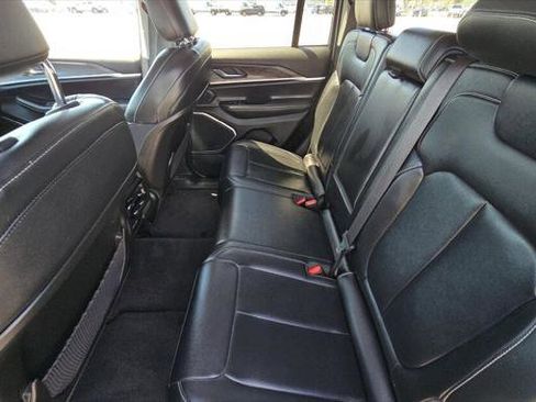 Used 2022 Jeep Grand Cherokee Limited RWD image 18