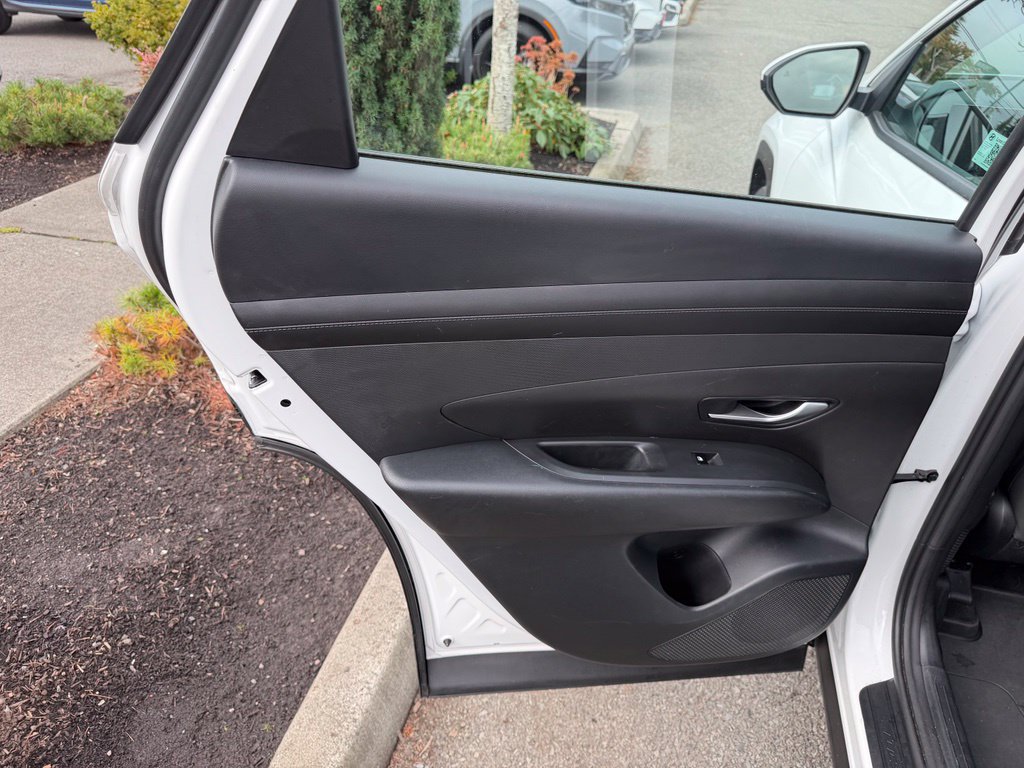 Used 2025 Hyundai Tucson SE AWD/4WD image 15