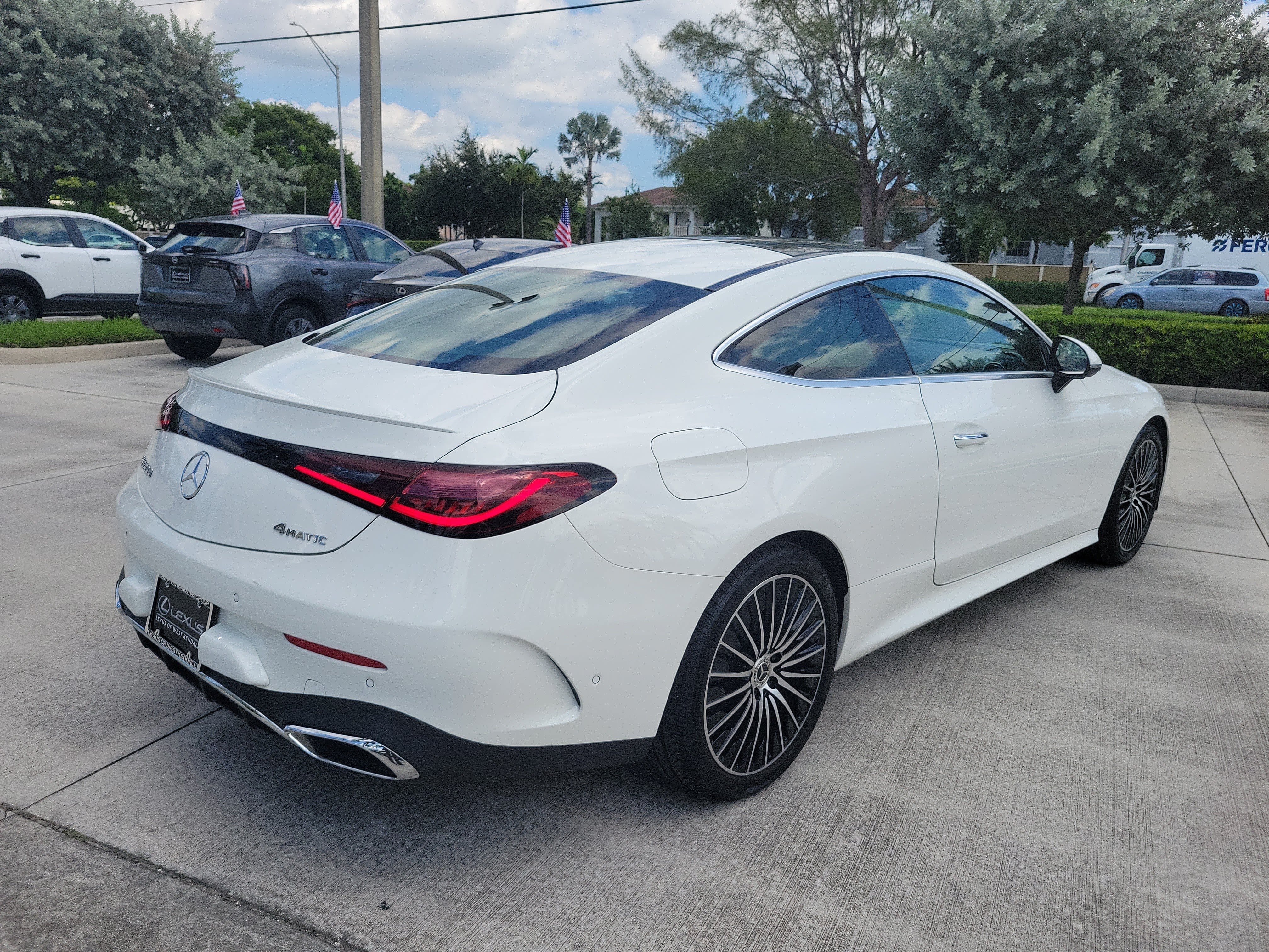 Used 2025 Mercedes-Benz CLE 300 4MATIC Coupe w/ AMG Line image 8