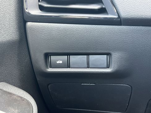 New 2026 Nissan Sentra SR w/ Floor Mat Package FWD image 13