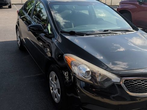 Used 2016 Kia Forte LX FWD image 2