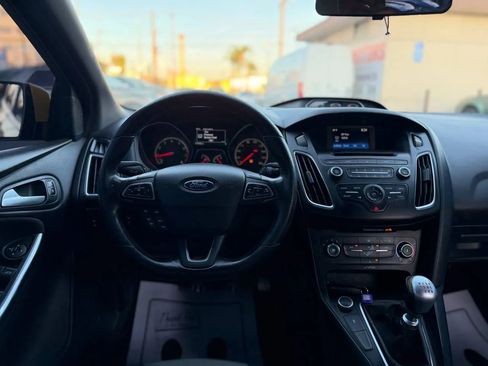 Used 2017 Ford Focus ST image 32