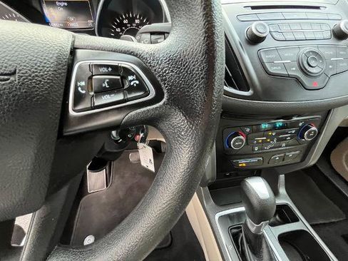 Certified 2017 Ford Escape SE image 17