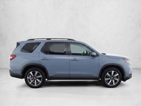 Used 2023 Honda Pilot Touring image 8