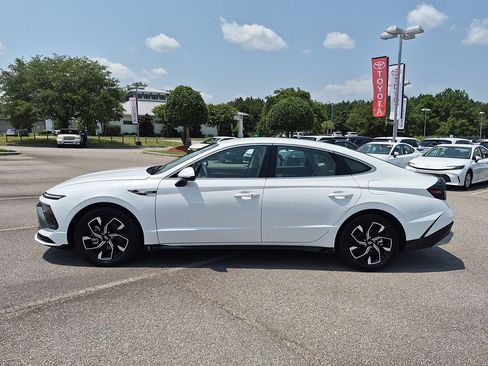 Used 2025 Hyundai Sonata SEL FWD image 6