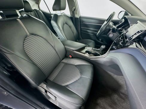 Used 2024 Toyota Camry SE image 29