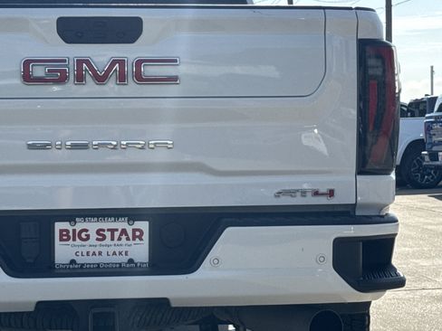 Used 2024 GMC Sierra 2500 AT4 w/ AT4 Preferred Package image 11