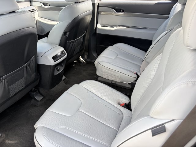 Used 2024 Hyundai Palisade SEL FWD image 17