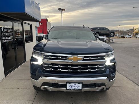 Used 2022 Chevrolet Silverado 1500 LTZ w/ LTZ Premium Package image 3
