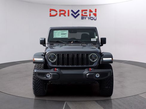 Used 2025 Jeep Gladiator Rubicon w/ Safety Group AWD/4WD image 8
