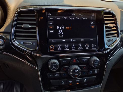 Used 2019 Jeep Grand Cherokee Trailhawk w/ Trailhawk Luxury Group AWD/4WD image 7