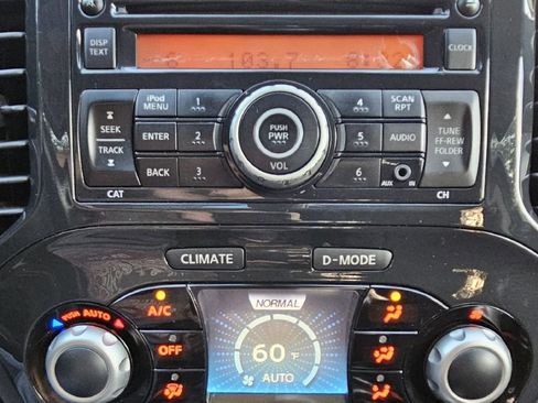 Used 2011 Nissan Juke SV FWD image 21