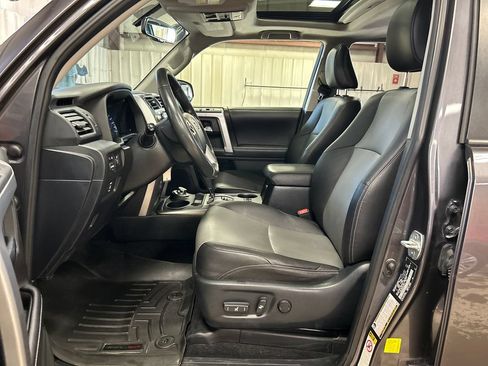 Used 2018 Toyota 4Runner SR5 Premium AWD/4WD image 13